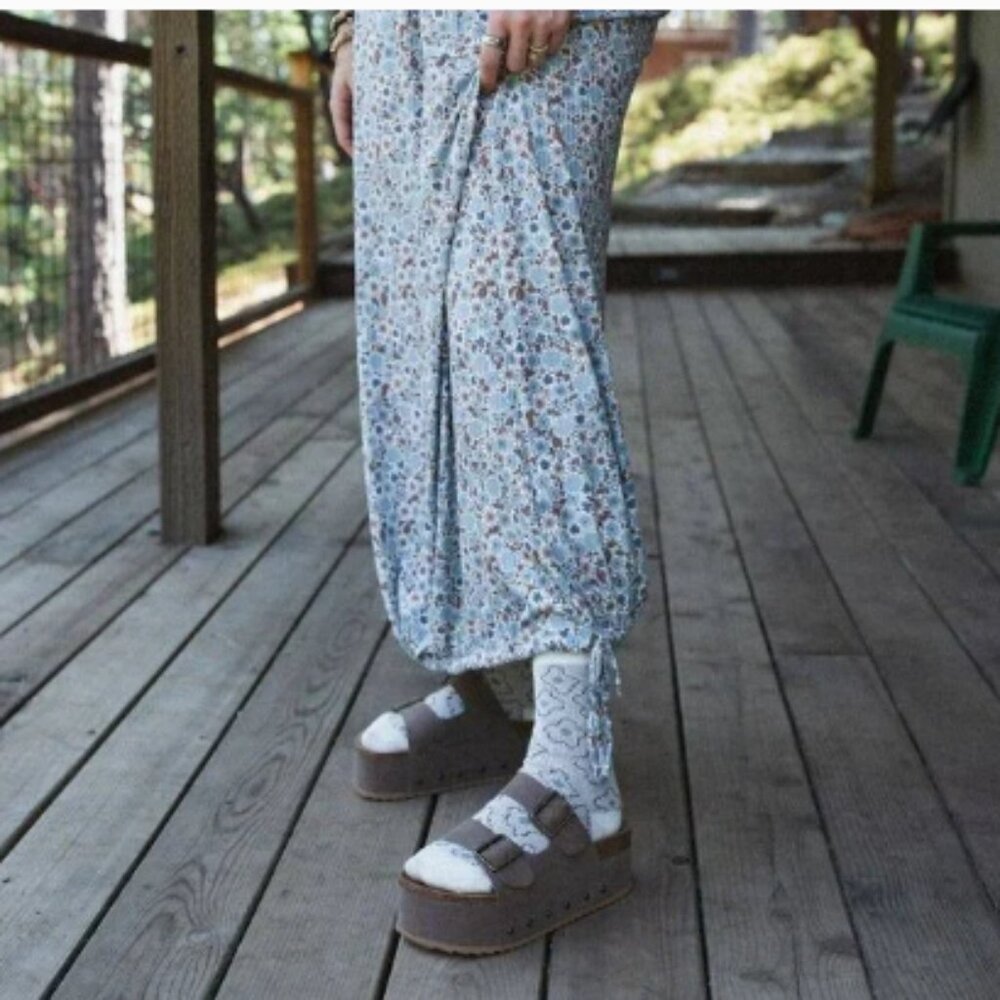 NWT: Three Bird Nest Retro Bloom Floral Socks Ivory Boho Cozy Crew - Picture 2 of 5